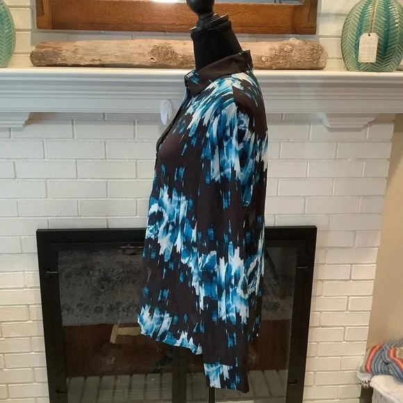 #235 Beautiful Derek Lam Blue Abstract Button up Shirt Size Medium - Picture 4 of 7